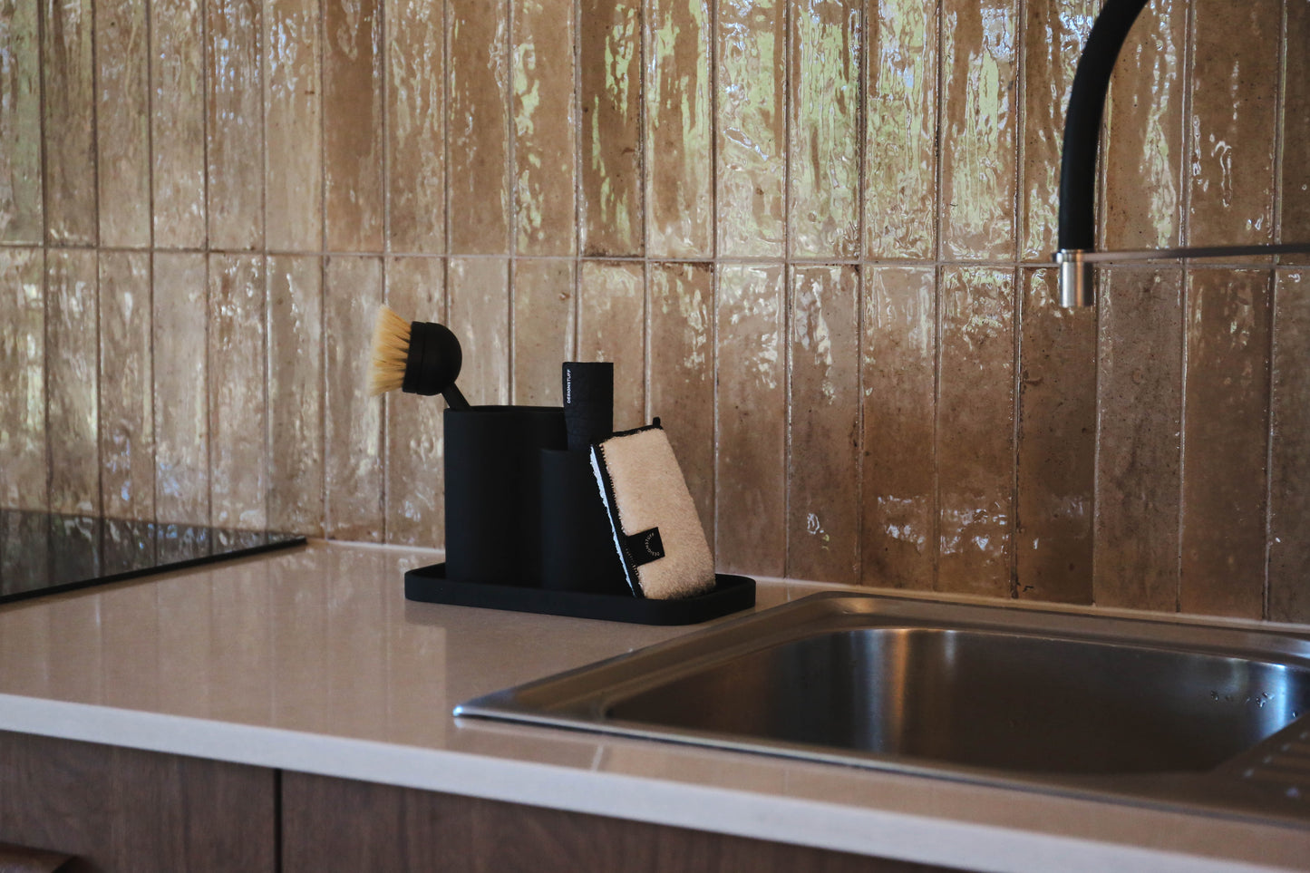 DIMM: Áhalda / uppþvotta standur · Black