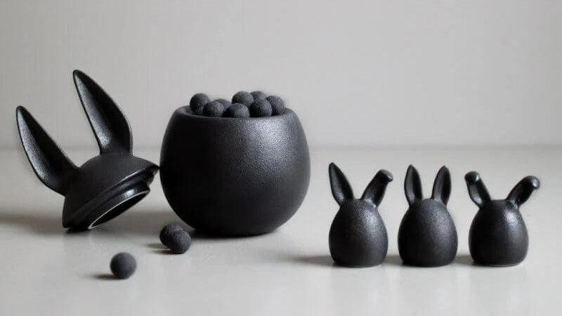 DIMM: Páskakanína / skál · Eating rabbit · cast iron