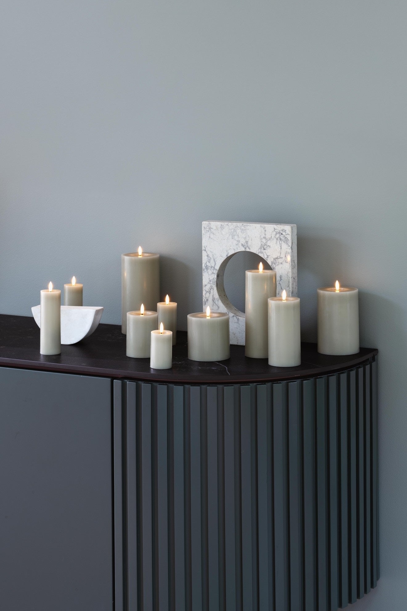 DIMM: Led kubbakerti Silk melted · Kit grey · 4,9 cm breidd