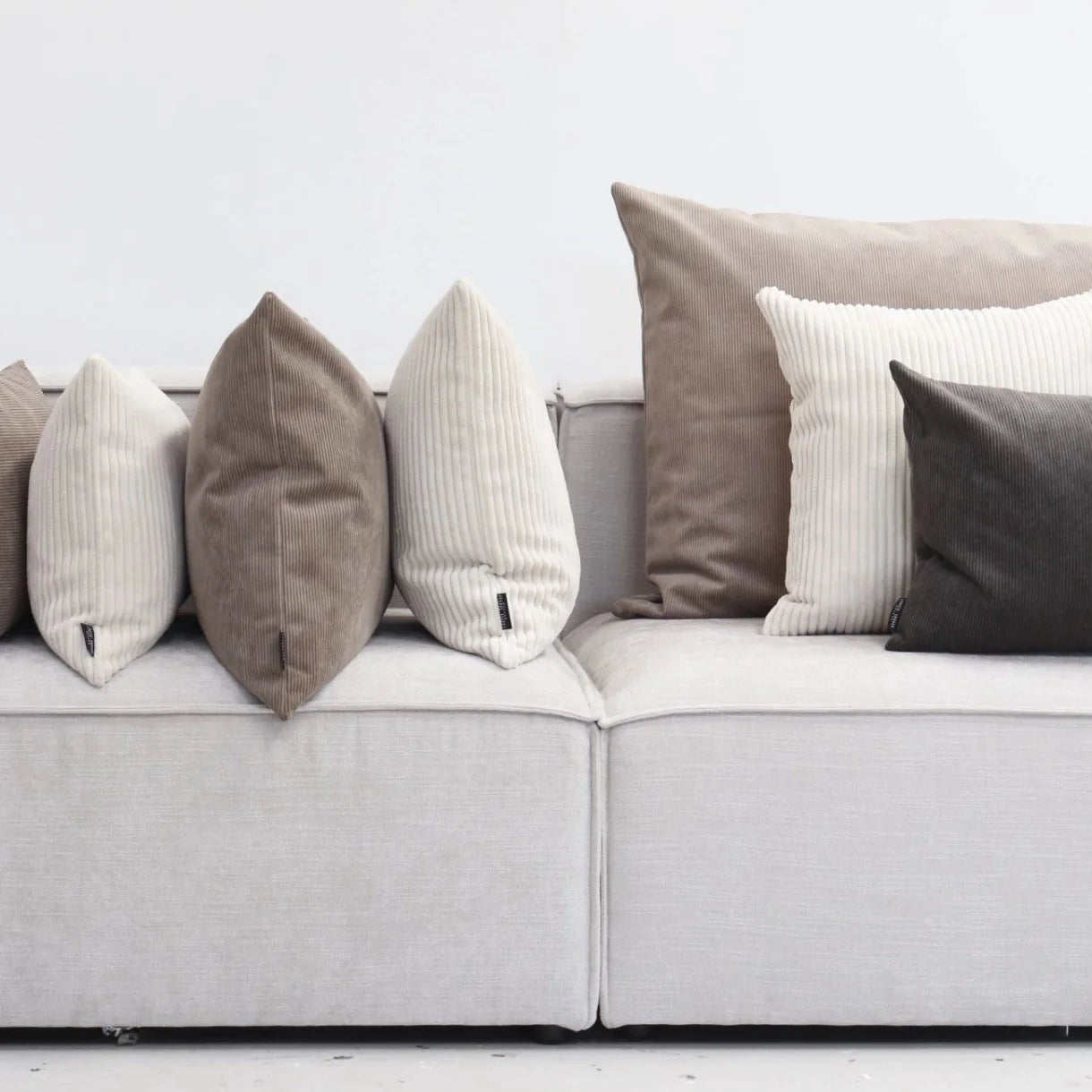 DIMM: Flauelspúði · offwhite corderoy · 50x50