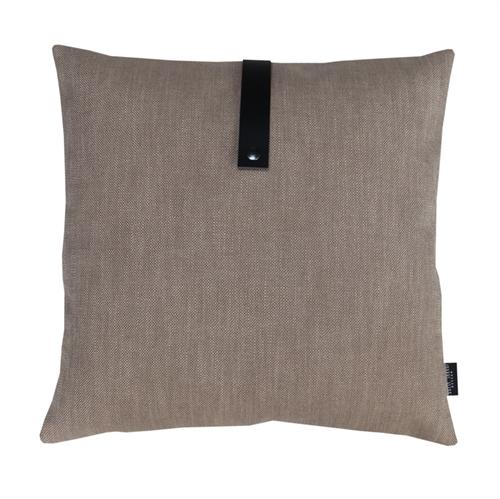 DIMM: Phobos púði með leðuról · dark sand · 50x50 cm