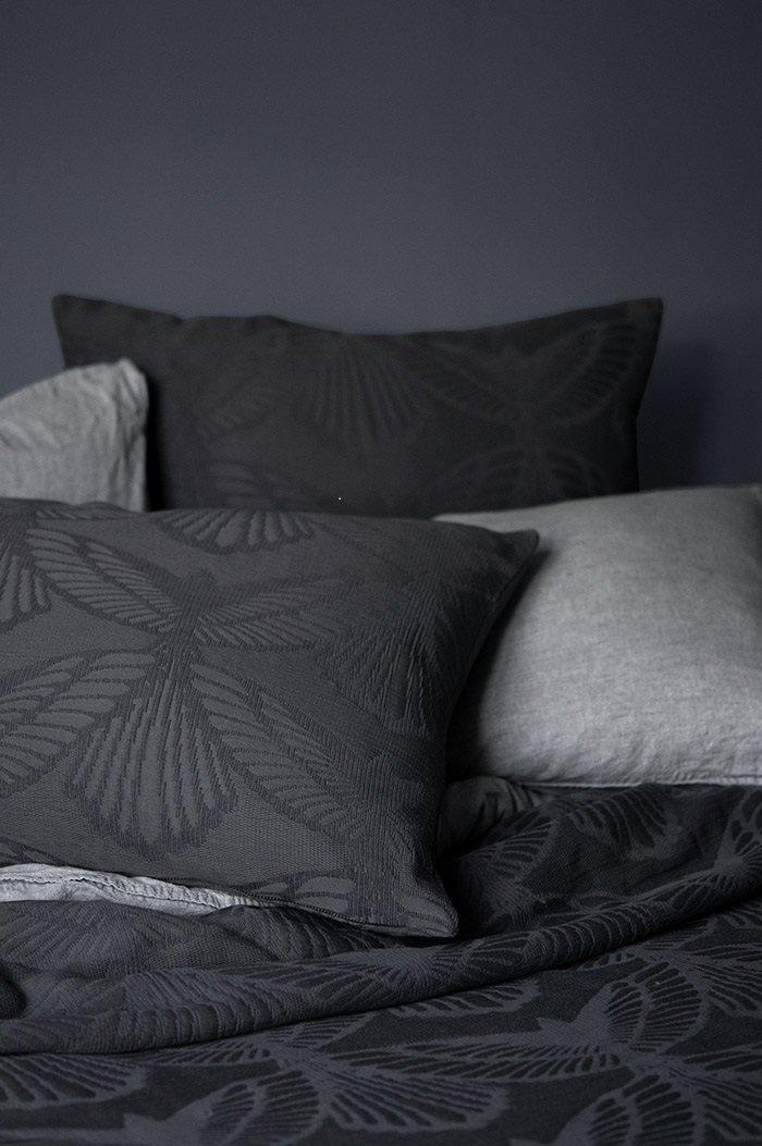 DIMM: Wings rúmteppi · dökkgrátt 260x260 cm.