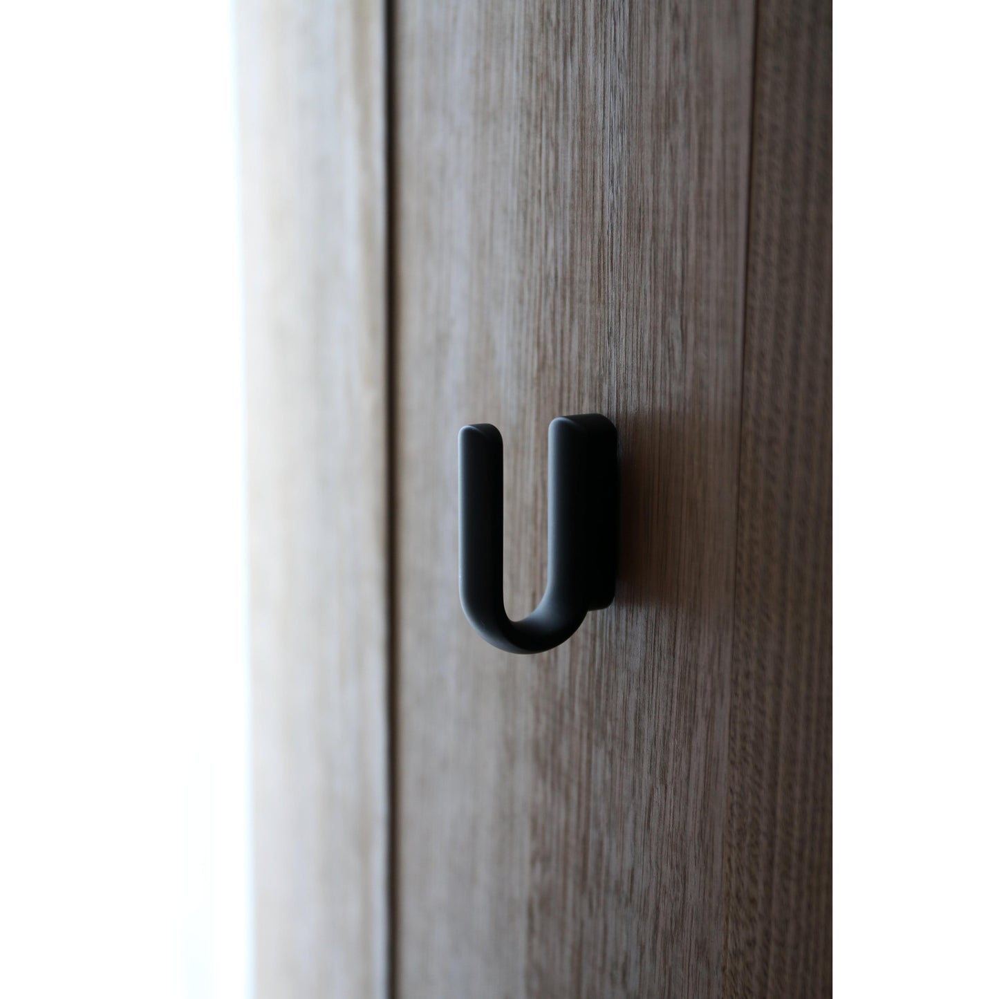 DIMM: U snagi · Svartur