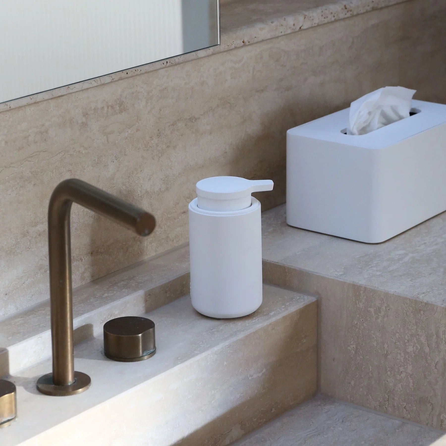 DIMM: ARC Sápuskammtari · White