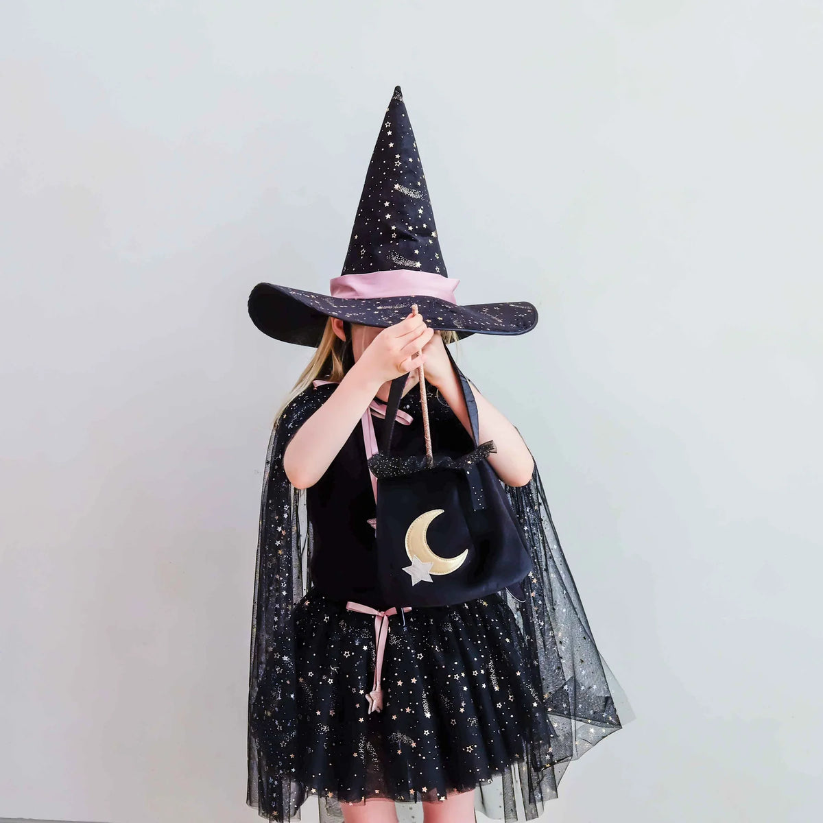 Trick or treat taska · Black cauldron