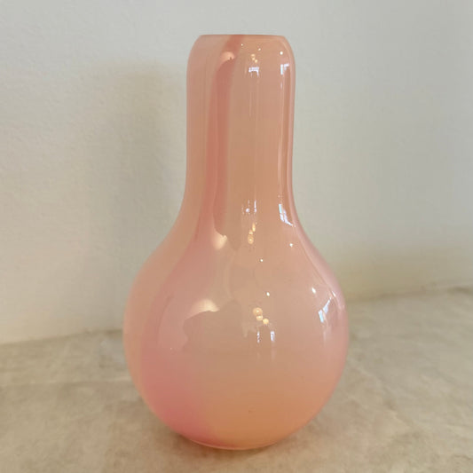 Kodanska blómavasi Flow · Pink with pink stripes