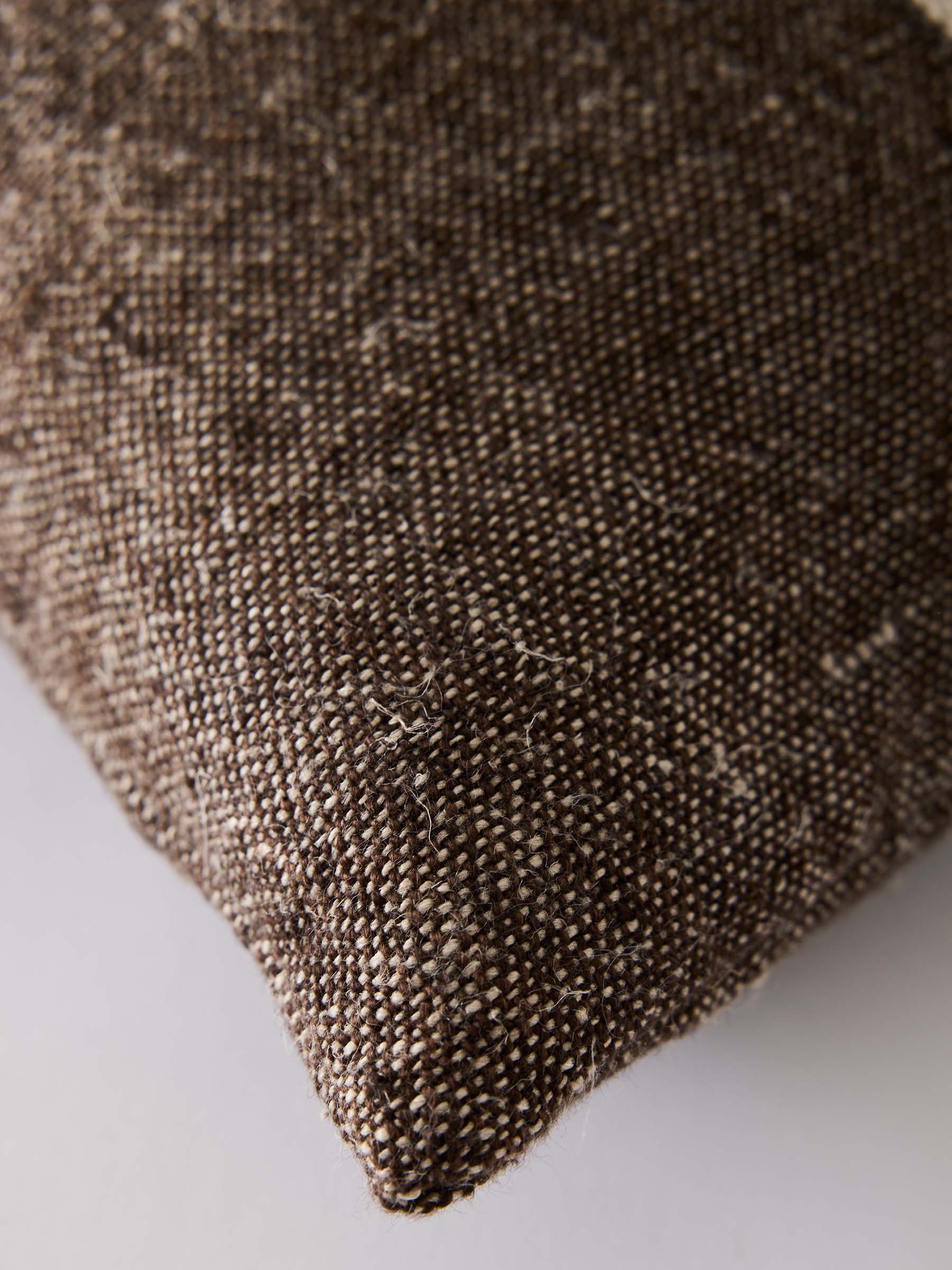 DIMM: Adrian púðaver · Brown · 40x60 cm