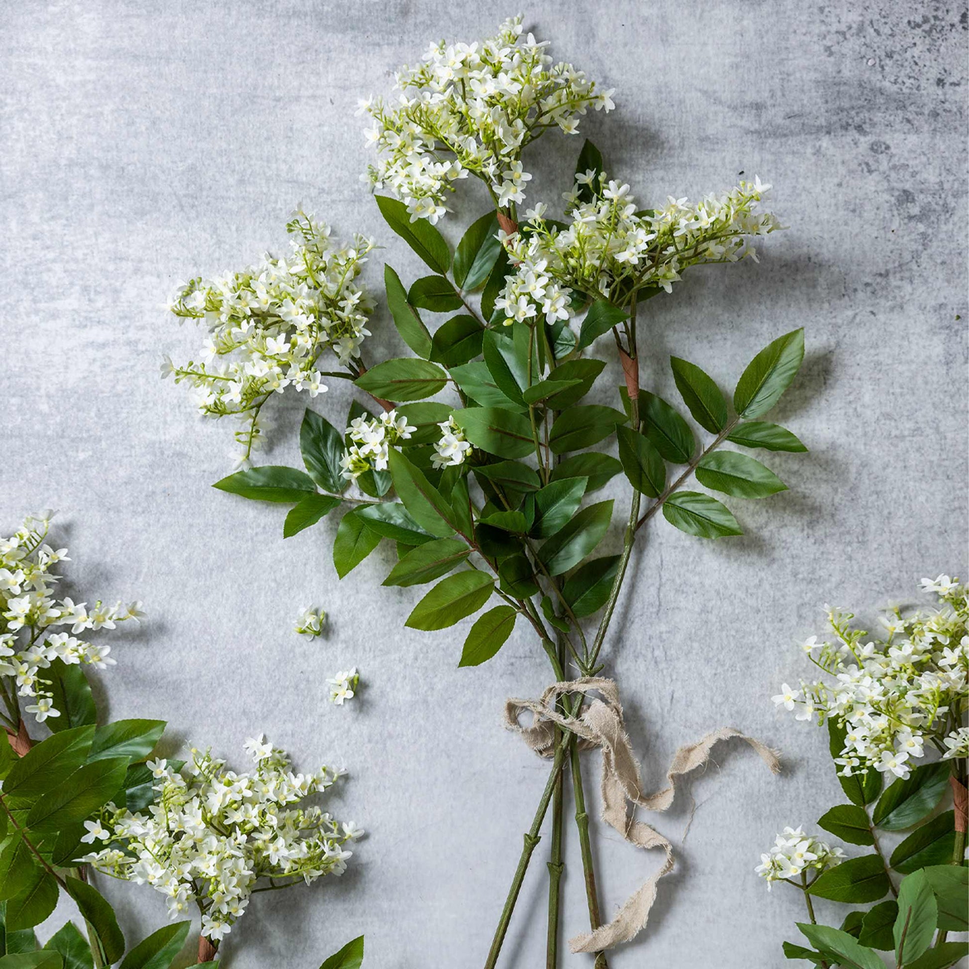 DIMM: Gerviblóm · Lilac Stem · White
