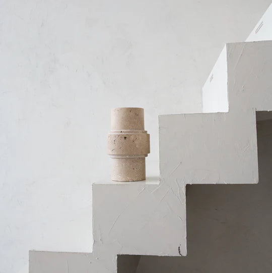 DIMM: Stoned Amsterdam Object Column vasi · Travertine