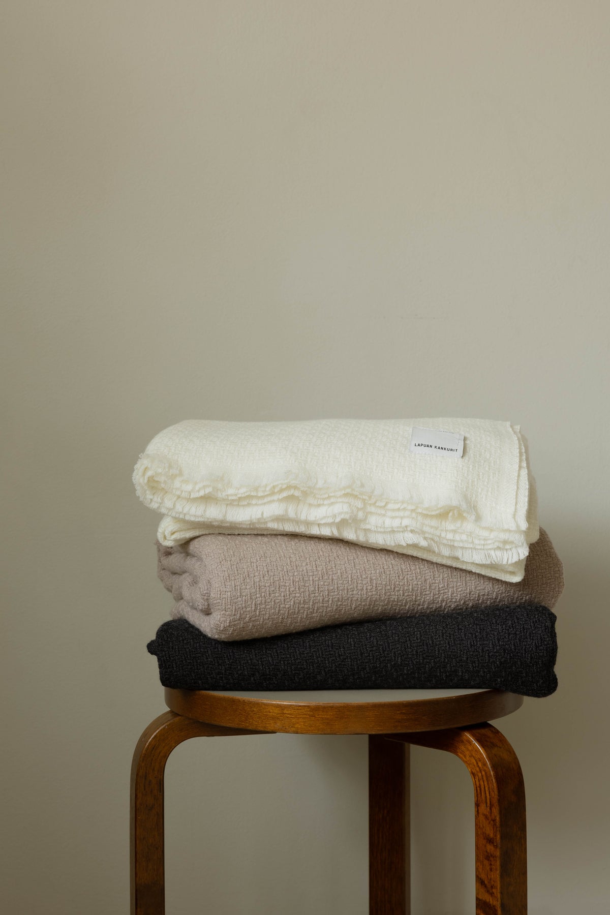 DIMM: Olo Merino ullarteppi · White