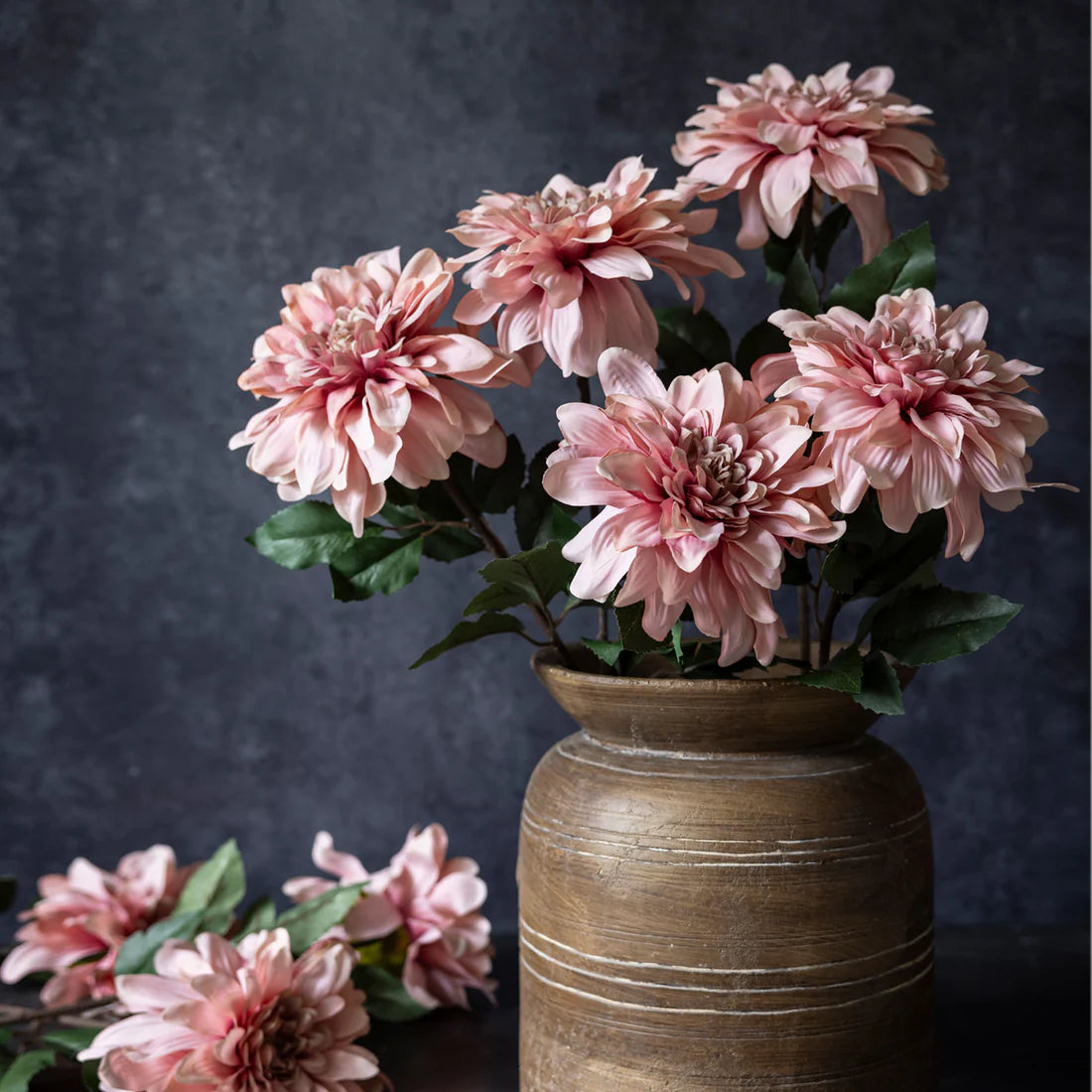 DIMM: Abigail Ahern gerviblóm · Dahlia Flamingo