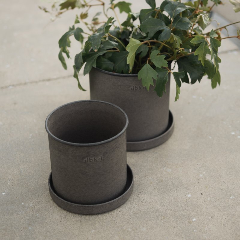 DIMM: dbkd úti blómapottar · Plant pot brown · 2 stk í setti · lítið sett