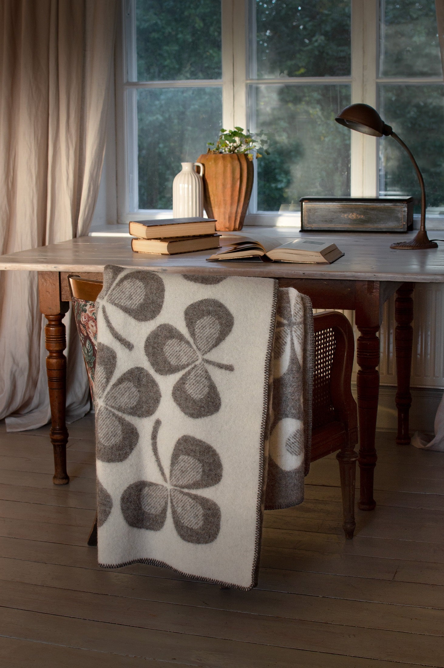 DIMM: Clover ullarteppi · Brown